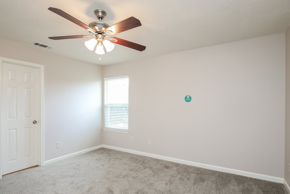 Building Photo - 5907 Willow Crest Dr