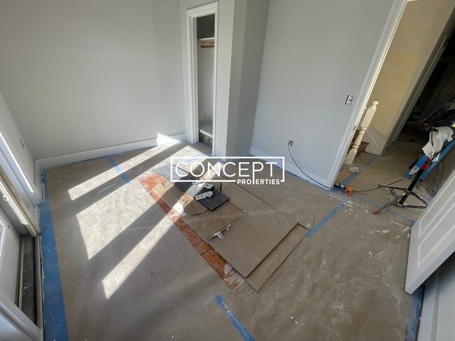 Building Photo - 54 Lawn St