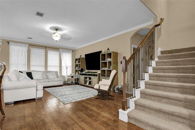 Building Photo - 6523 Point Hollow Ln