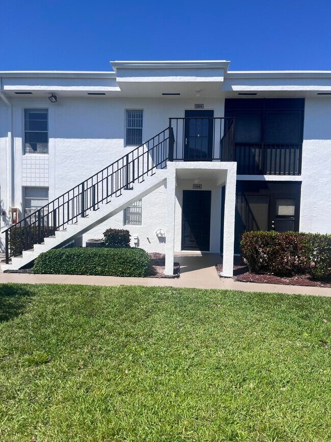 Building Photo - 14887 Bal Moral Ln