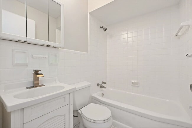 Building Photo - 8980 Cherry Blossom Ln