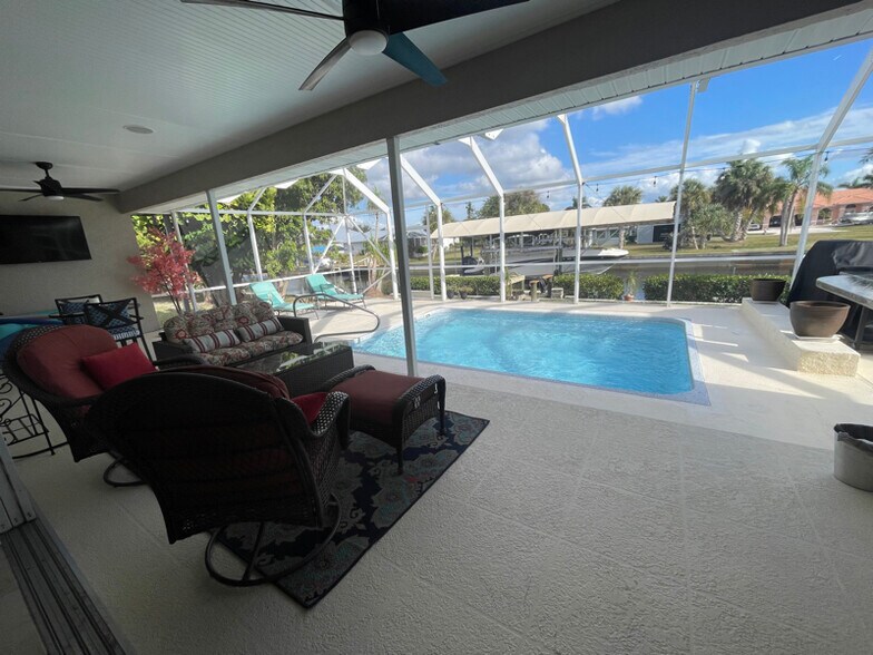 Building Photo - 3354 Dover Dr