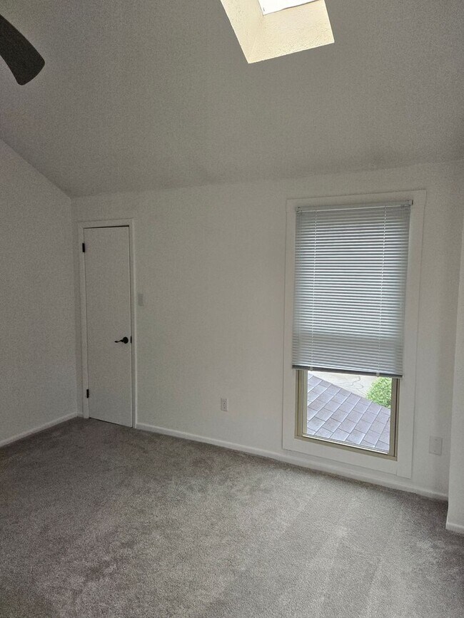 Building Photo - Monroeville Townhome for rent