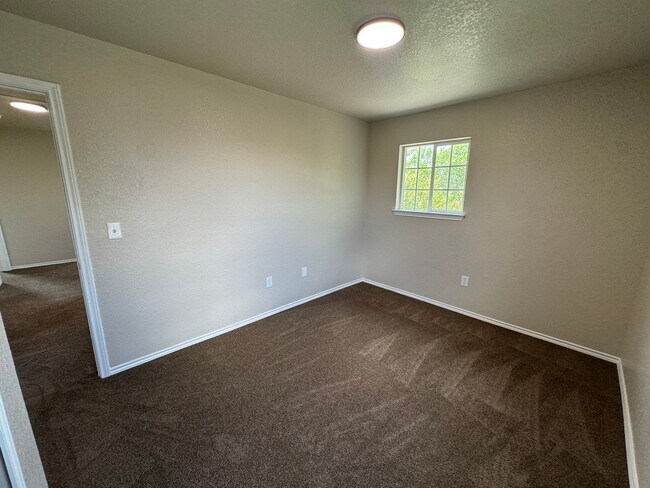 Building Photo - 4-Bedroom Home in Mission Del Lago – Historic South San Antonio
