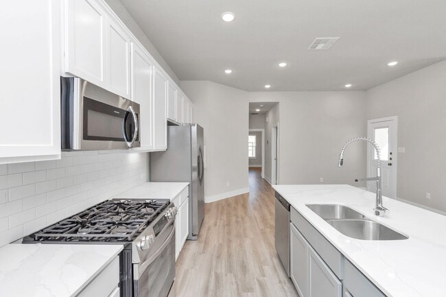 Building Photo - 7322 Coconut Bay Dr