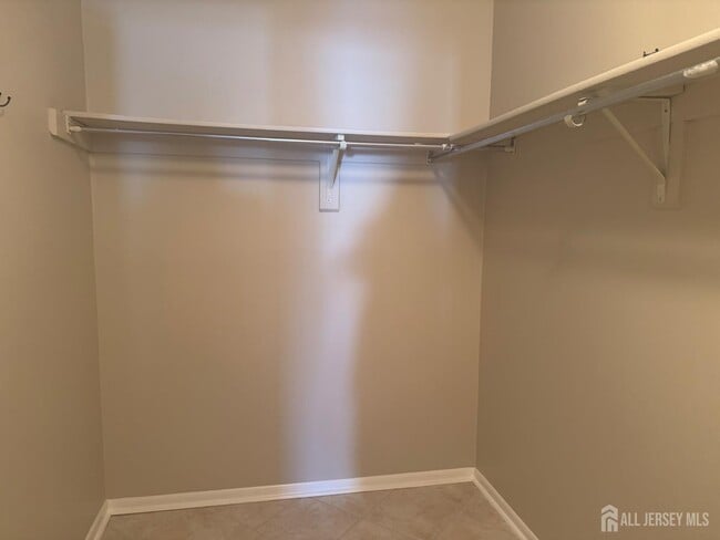 Building Photo - 256 Willowbrook Dr