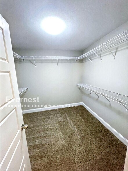 Building Photo - 809 Marksman Ct