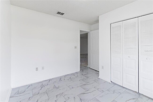 Building Photo - 406 Long Dr