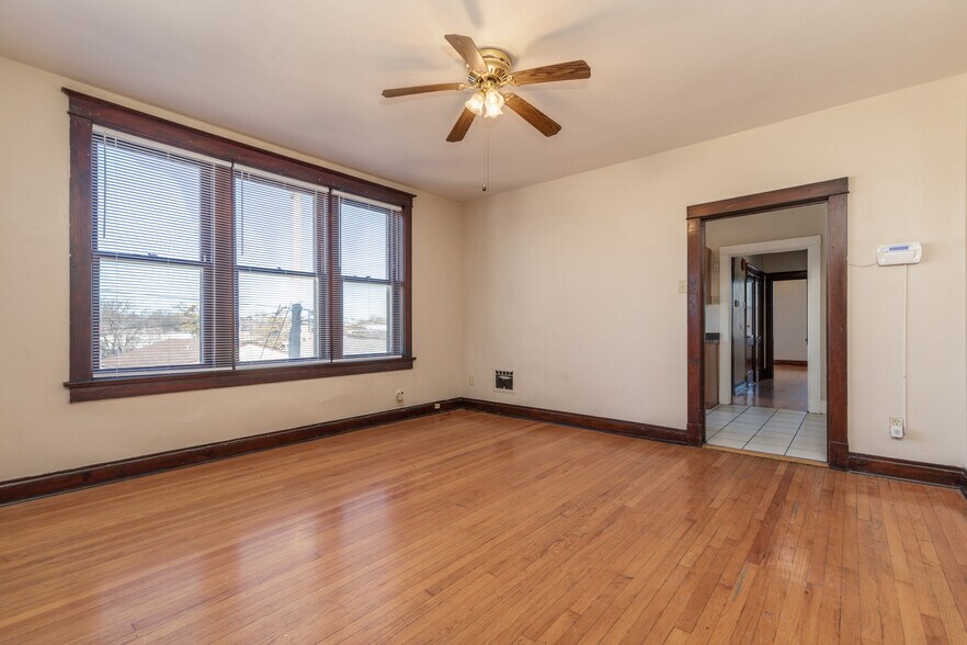 Building Photo - 4989 Arsenal St