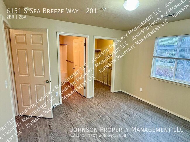 Building Photo - 6151 S Sea Breeze Way