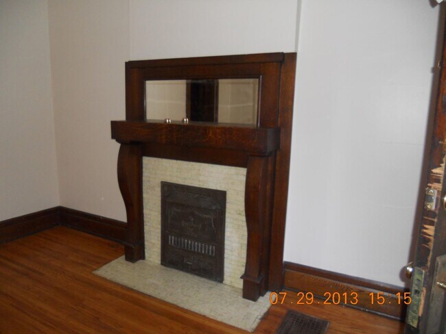 Building Photo - 2346 East Ave