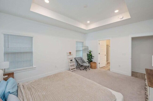 Building Photo - 214 Lyla Ln
