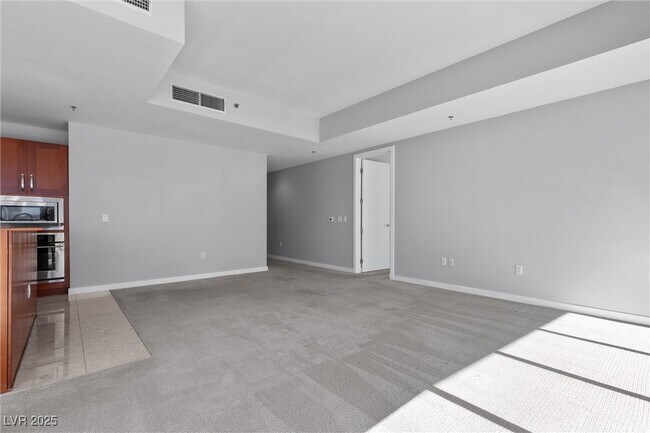 Building Photo - 4525 Dean Martin Dr