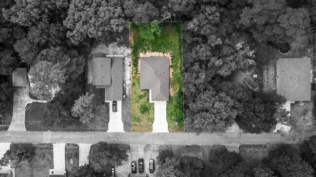 Building Photo - 410 Pimmit Hill Run