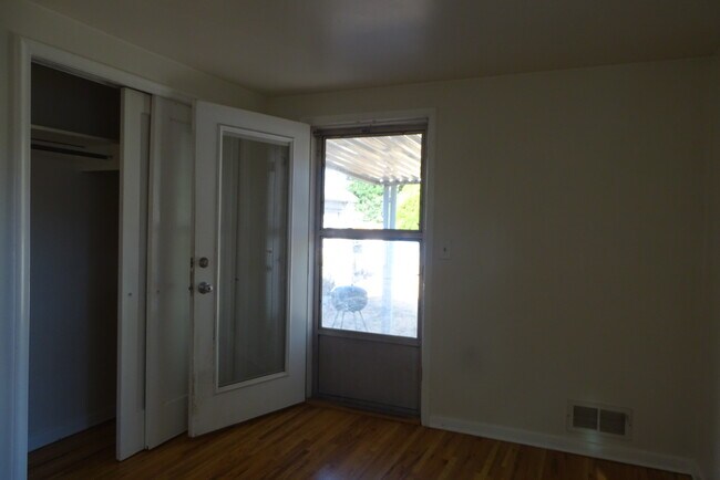 Building Photo - 2020 S Euclid Ave