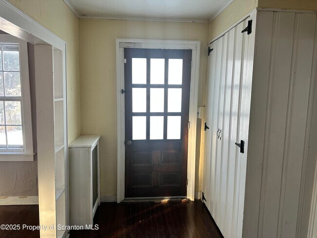 Building Photo - 1108 N Abington Rd