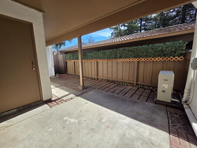 Building Photo - 2201 Monroe St