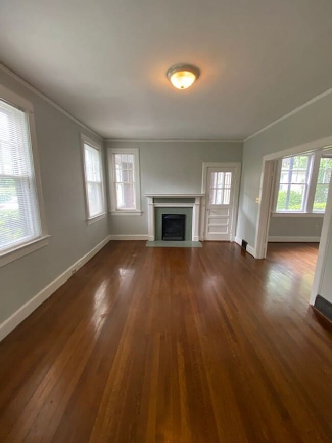 Building Photo - 3 bedroom 2 bath  Heathwood/ Melrose Heights Area