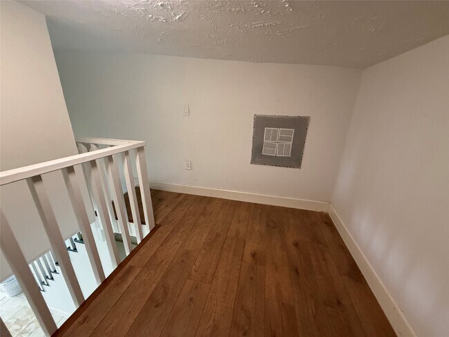 Building Photo - 5914 Cullen Blvd