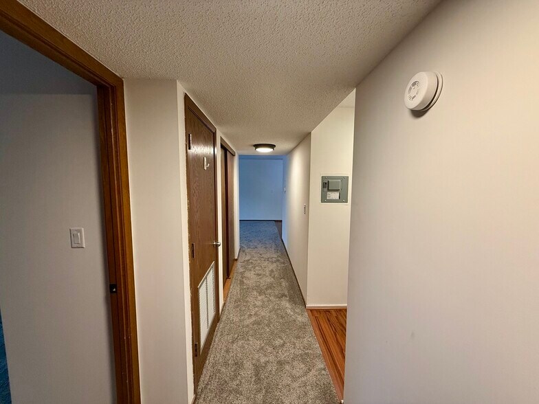 Building Photo - 121 Washington Ave S