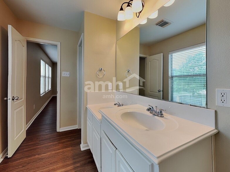 Building Photo - 18302 Fair Grange Ln