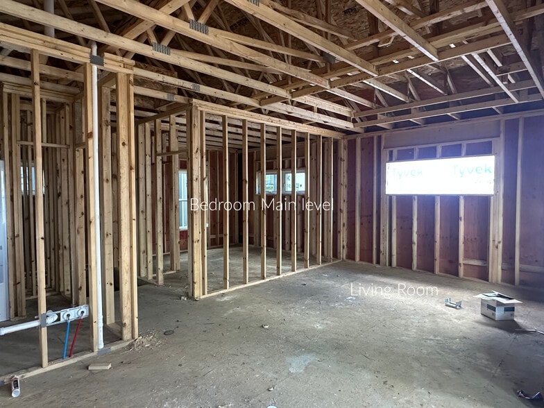 LIVING MAIN FLOOR - 812 Clay St