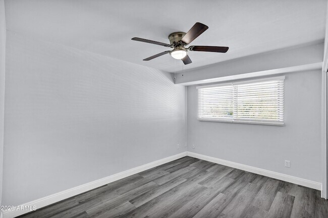 Building Photo - 14 E Hermosa Dr