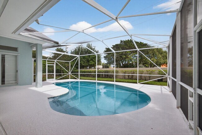 Building Photo - 8401 SE Ketch Ct