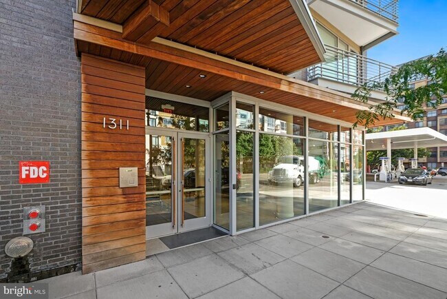 Building Photo - 1311 13th St NW