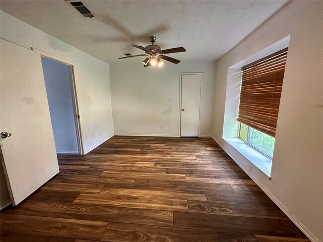 Building Photo - 13517 Castilian Dr