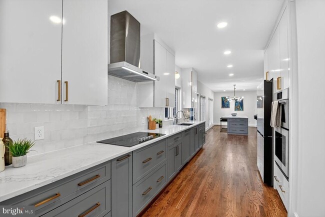 Building Photo - 3227 Ellicott St NW