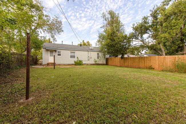 Building Photo - 2448 NW 42nd St