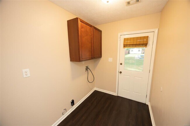Building Photo - 8013 Copperfield Dr