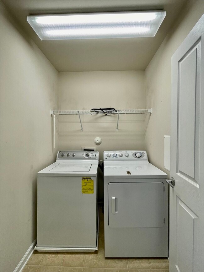 Building Photo - 1513 Corwith Dr