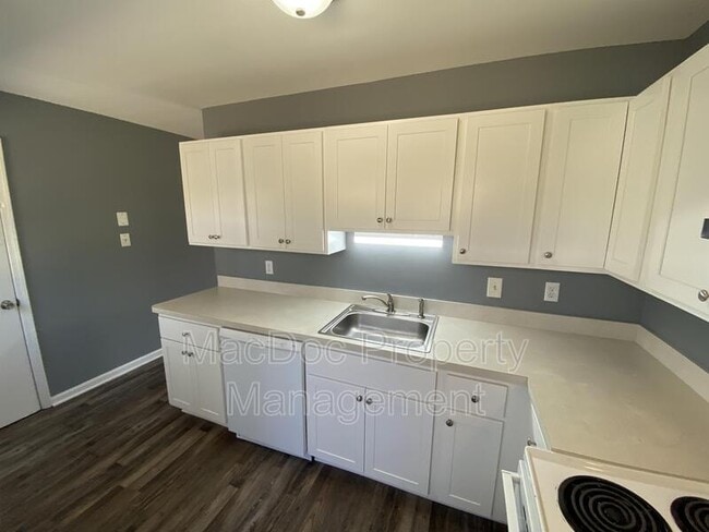 Building Photo - 155 Longstreet Ave