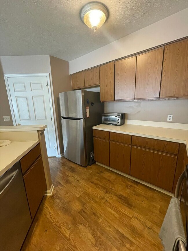 Building Photo - Two Bedroom with an Office | Funished or Unfurnished | Early Move-in Available!