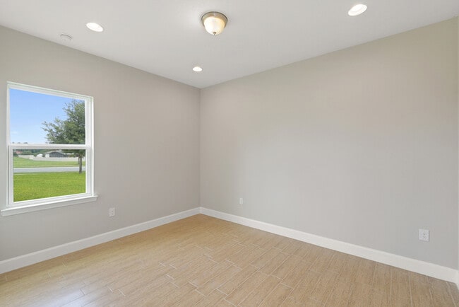 Building Photo - 202 Messina Pl