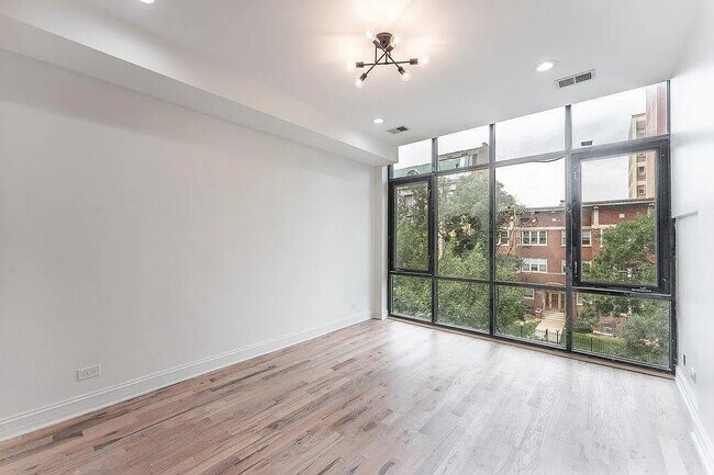 Building Photo - 5733 N Winthrop Ave