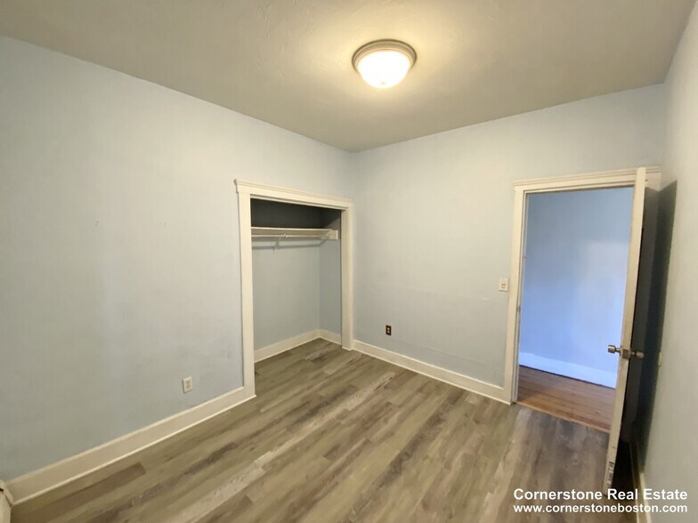 Building Photo - 1562 Tremont St