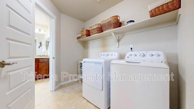 Building Photo - 1472 Moraine Valley Dr