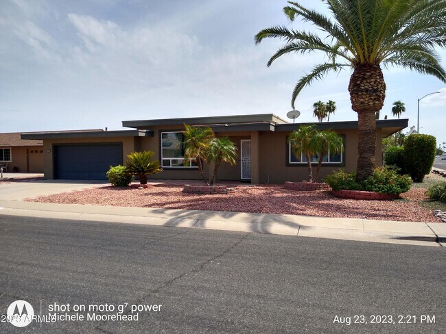 Primary Photo - 10631 W Edgewood Dr