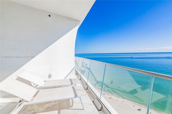 Building Photo - 16901 Collins Ave