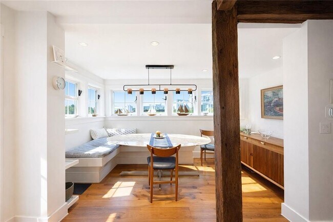 Building Photo - 24 Houston Ave