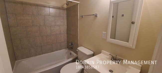 Building Photo - 413 N Hancock St