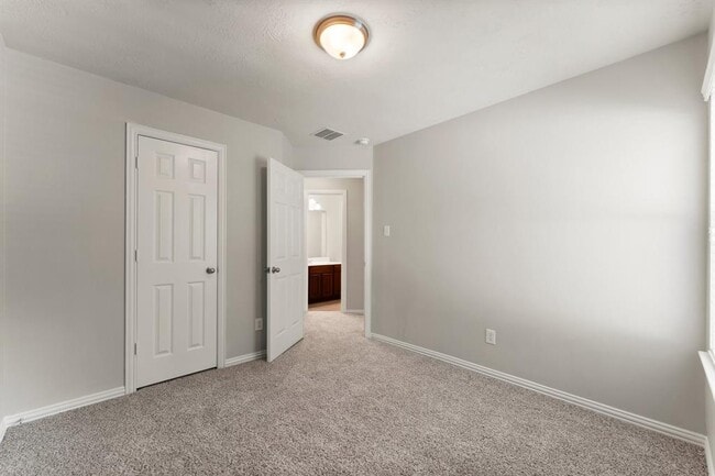Building Photo - 59 Chipwyck Way