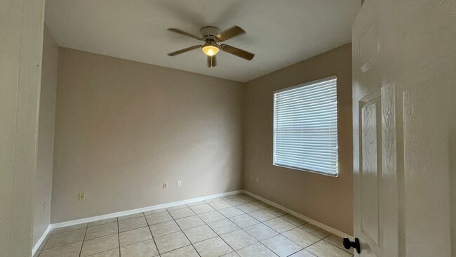 Building Photo - 506 Parsley Ct