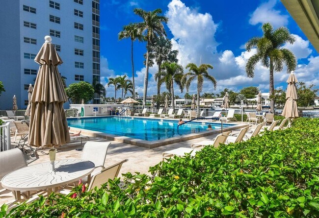 Building Photo - 3300 S Ocean Blvd