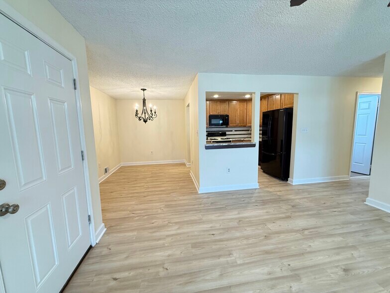 Building Photo - 49 Joyner Ct