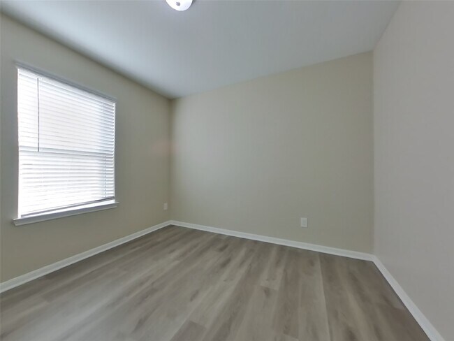 Building Photo - 680 Totem Trail Dr