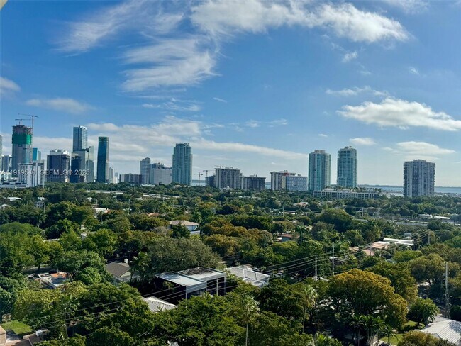 Building Photo - 2525 SW 3rd Ave